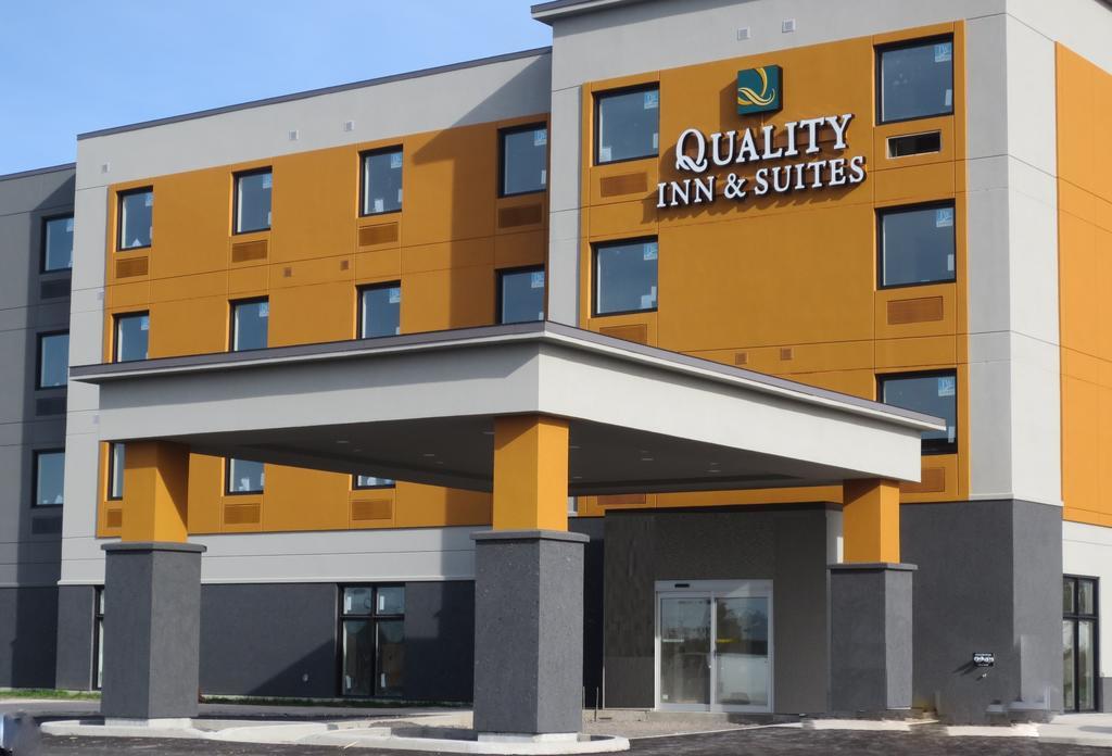 Quality Inn & Suites Kingston Bagian luar foto